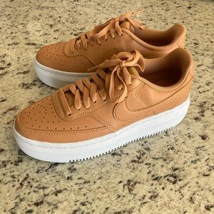Nike platforms women’s